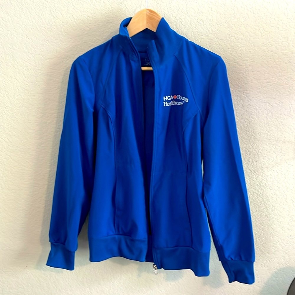 Cherokee infinity scrub jacket